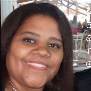 Babysitter Taubaté: Dione Cristiane