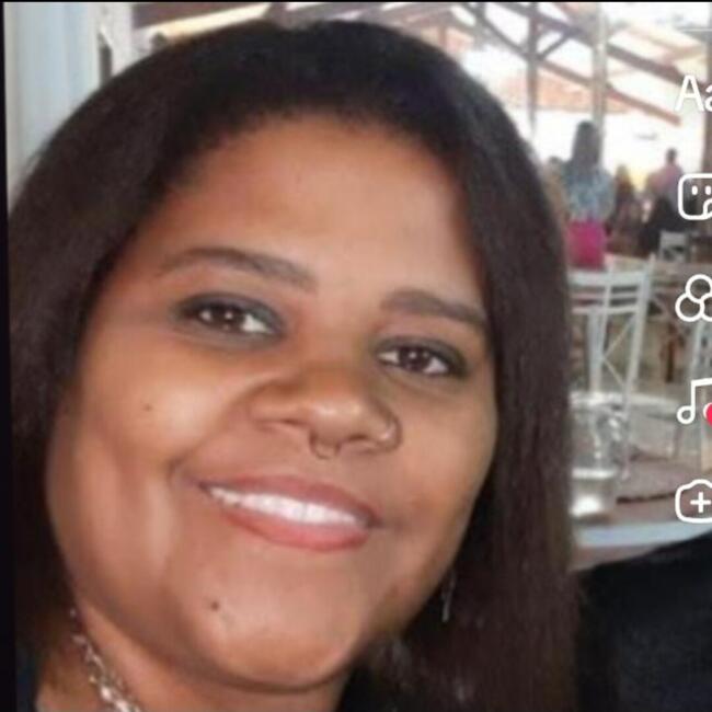 Babá em Taubaté: Dione Cristiane