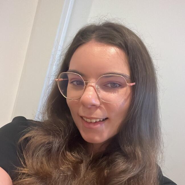 Babysitter em Amadora: Angela