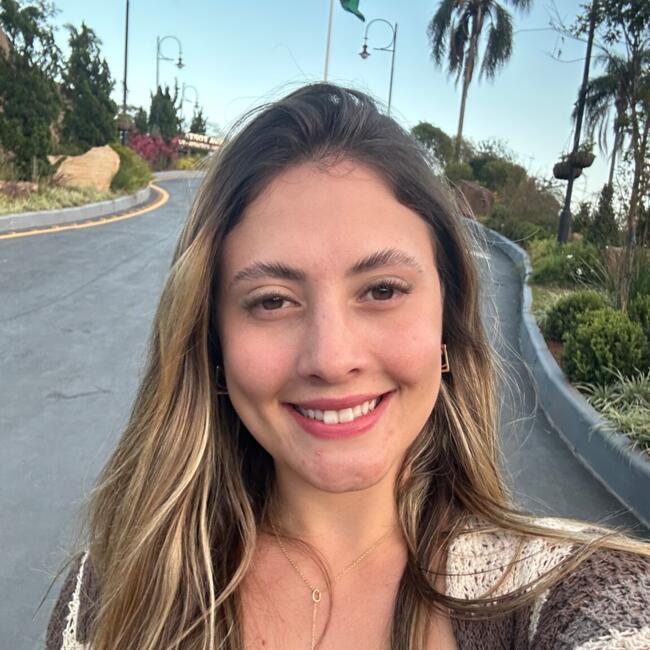 Babysitter in Contagem: Maria Clara