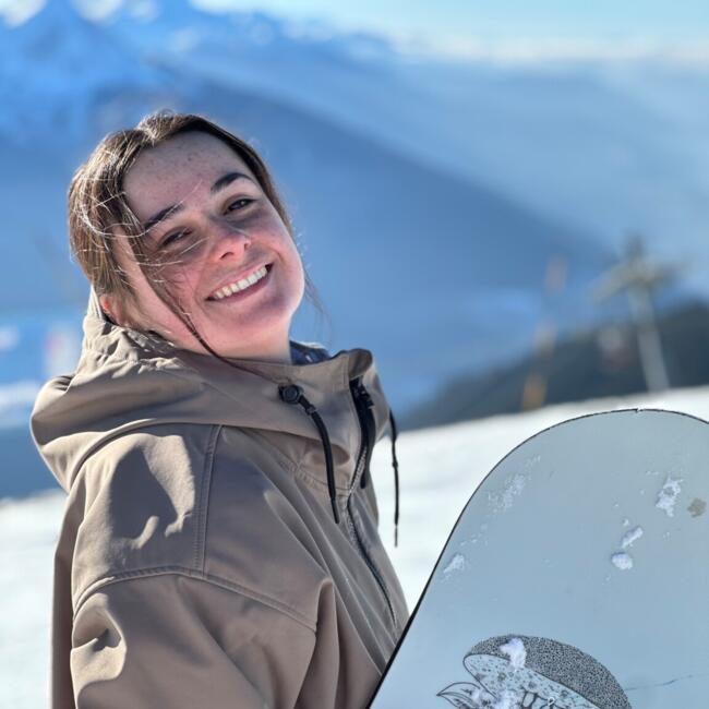 Babysitter in Étiolles: Angélina