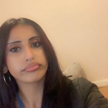 Babysitter Ashton-under-Lyne: Hadiya