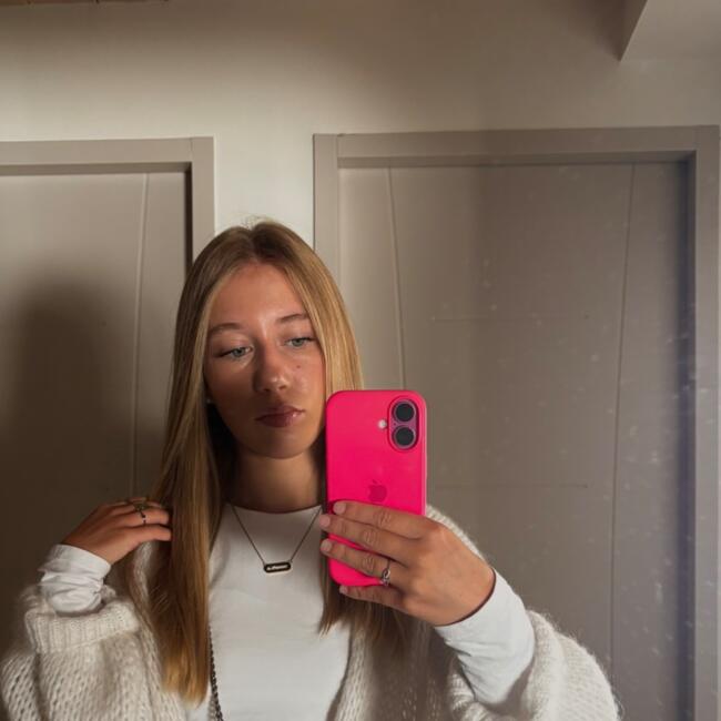 Babysitter in Quimper: Mona