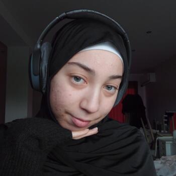 Babysitter Médan: Keira