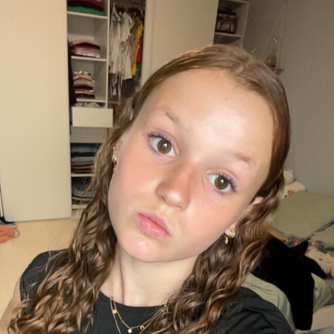 Babysitter in Clermont-Ferrand: Elysa