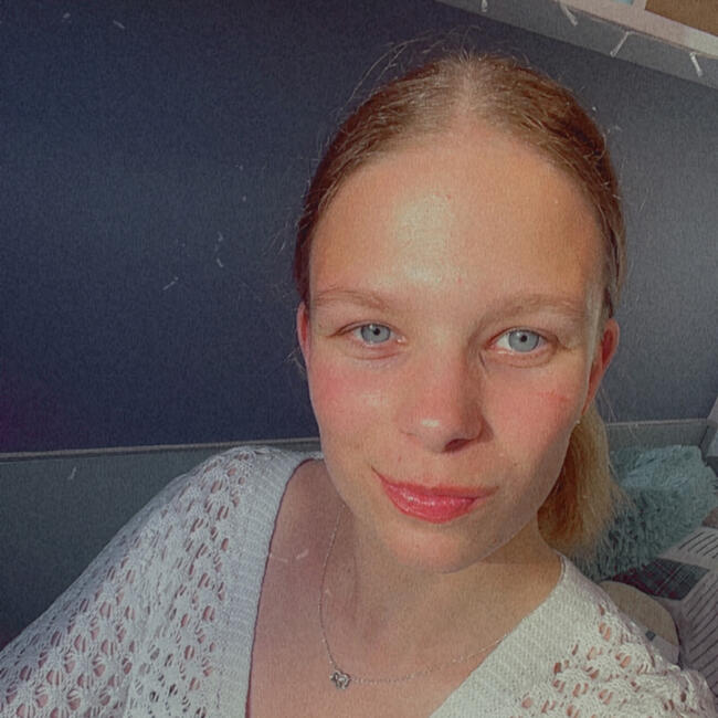 Babysitter in Bury St Edmunds: Katie