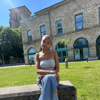 Babysitter in Saint-Léger-sur-Roanne: Mélanie