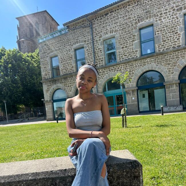Babysitter in Saint-Léger-sur-Roanne: Mélanie