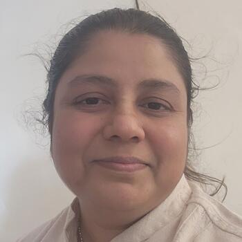 माता-पिता बम्बई: Nisha Desai