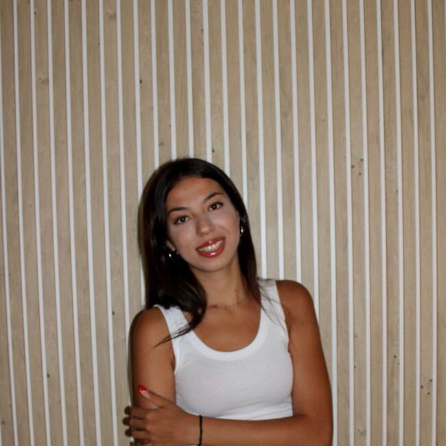 Babysitter in Saint-Laurent-de-la-Salanque: Joanna