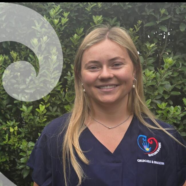 Babysitter in Nelson: Lucy