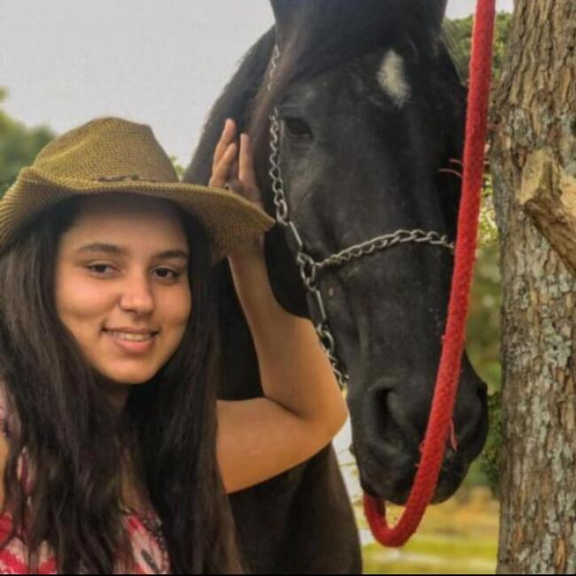 Babysitter in Macaé: Leticia