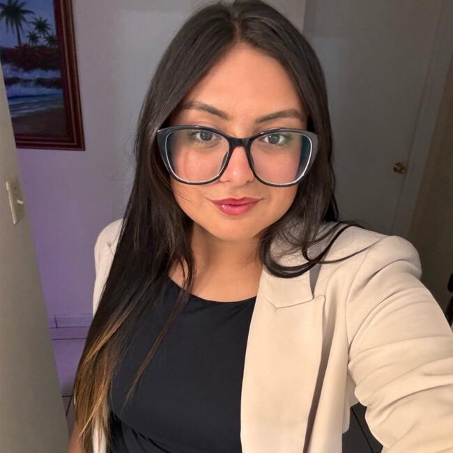 Babysitter in North Miami Beach: Nathalie