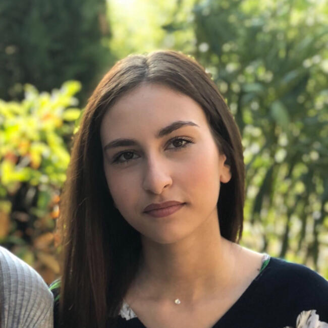 Babysitter in Francheville: Jade