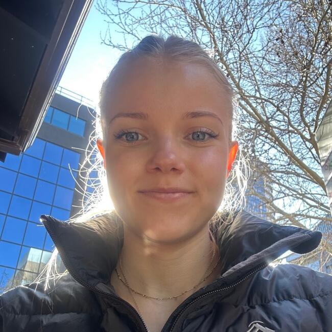 Babysitter in Sydney: Sophia