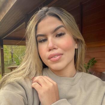 Babá Serra: Maythê Dias