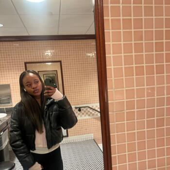 Babysitter in Lanham-Seabrook: Amara