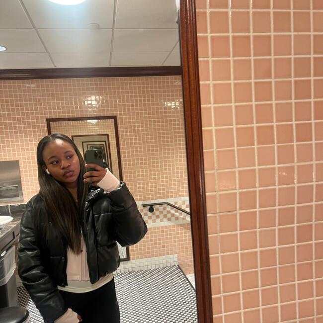 Babysitter in Lanham-Seabrook: Amara