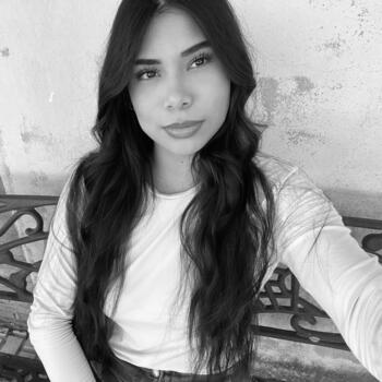 Nanny in Plasencia: Martha