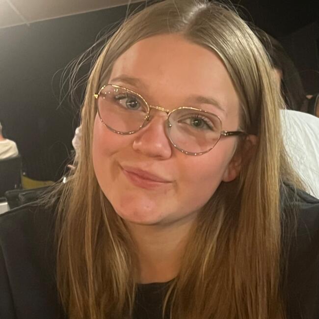 Babysitter in LArbresle: Manon