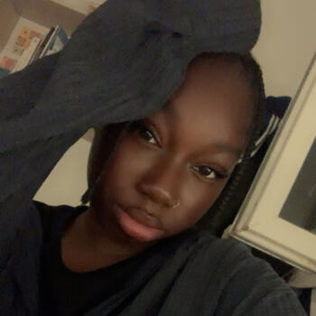 Babysitter Marseille: Hawa