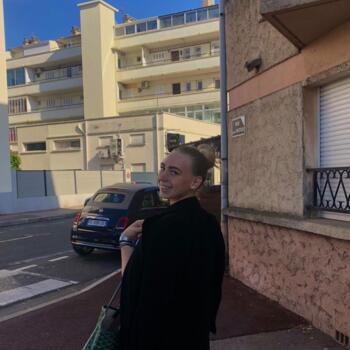 Babysitter in Saint-Raphaël: Charlotte