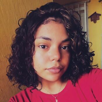 Babysitter in Recife: Isadora