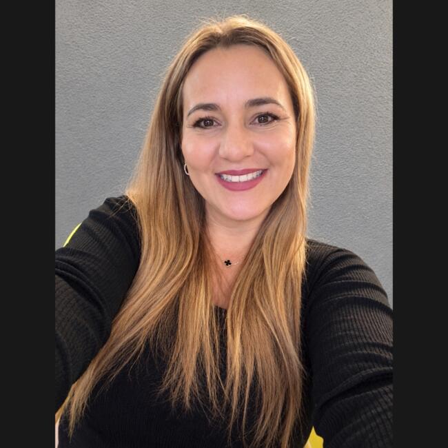 Babysitter in São José dos Campos: Letícia