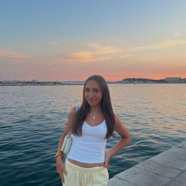 Babysitter in Barcelona: Izel
