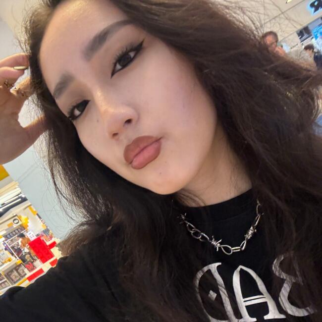 Babysitter in Sydney: Reira