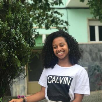 Babysitter em Almada: Carmen