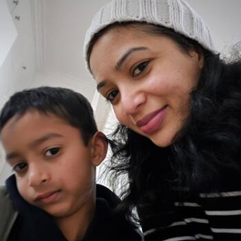 Babysitting job in Canberra: babysitting job Dona