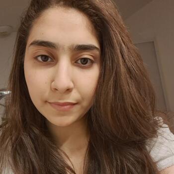 Babysitter in Saint-Julien-les-Villas: Amal