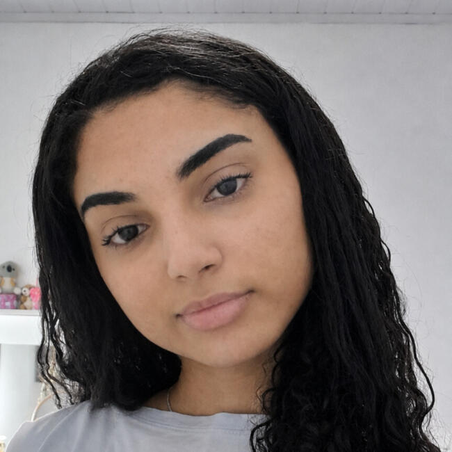 Babysitter in Praia Grande: Bianca