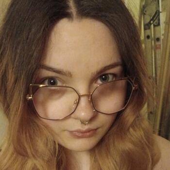 Babysitter in Dunstable: Emily