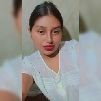 Babysitter in Cartago: Karina