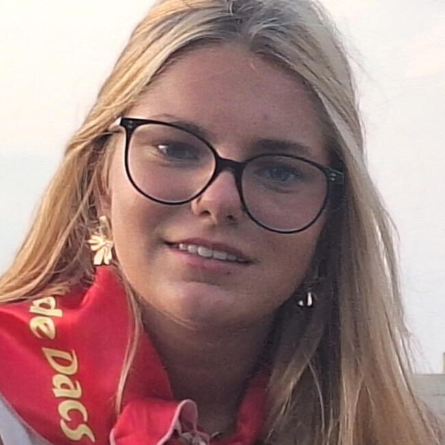 Babysitter in Sainte-Foy-de-Peyrolières: Lucie