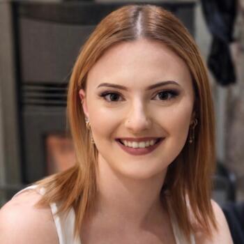 Babysitter in Longvic: Laura