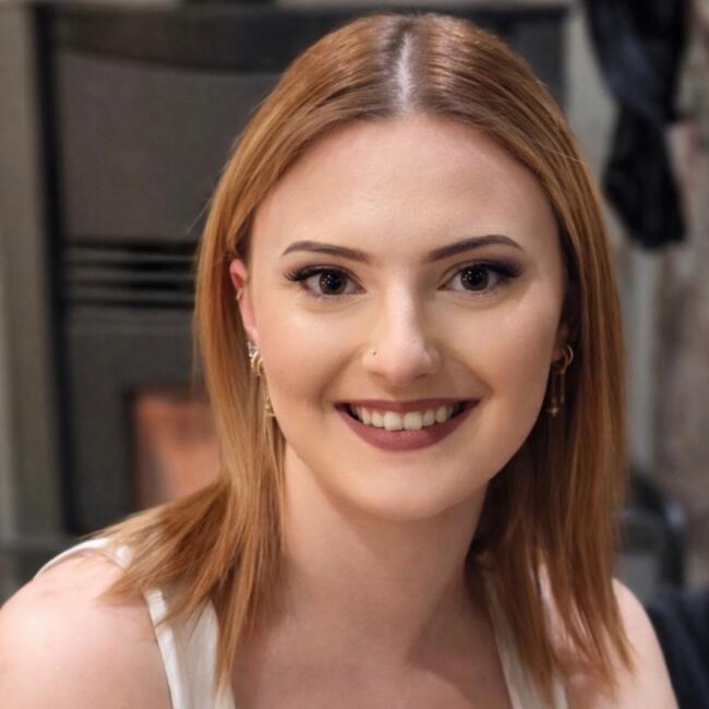 Babysitter in Longvic: Laura