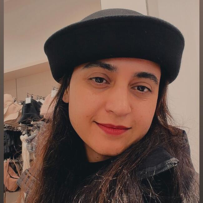 Babysitter in Montreal: Elnaz