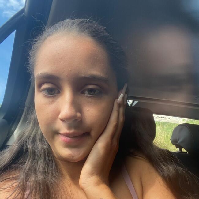 Geraldine のベビーシッター: Azerra