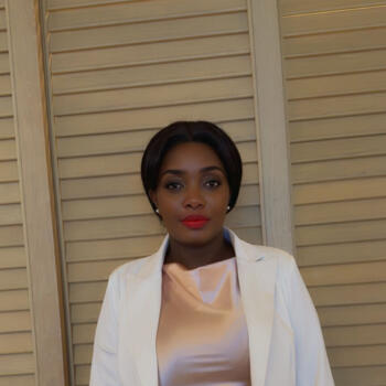 Babysitter Dubai: Gladys