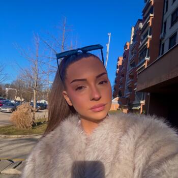 Varuška Celje: Amina