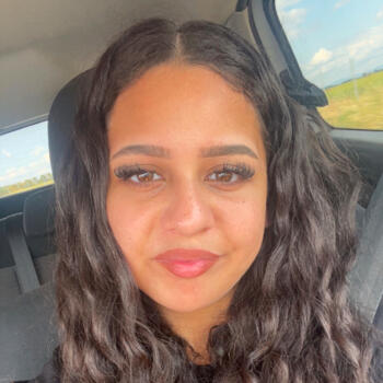 Babysitter in Pont-de-Chéruy: Amel