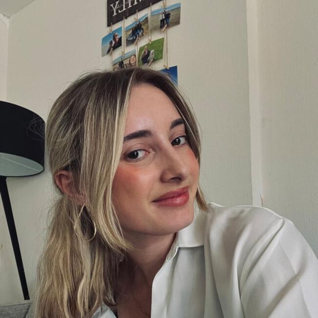 Babysitter in Agon-Coutainville: Cassandra