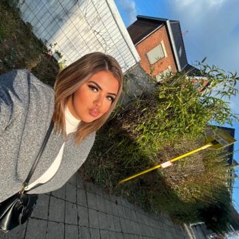 Nanny in La Louvière: Leana