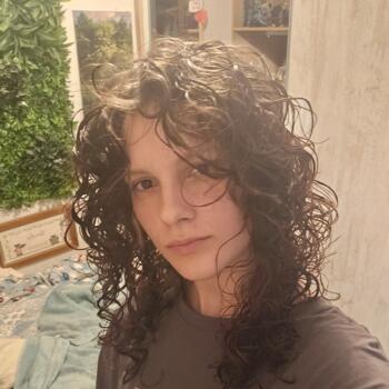 Babysitter Saint-Denis-sur-Coise: Enola