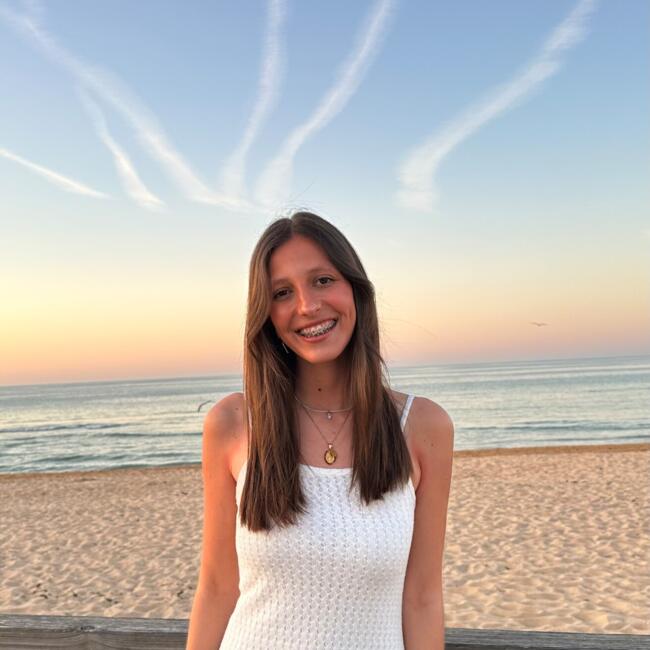 Babysitter in Oeiras: Nádia