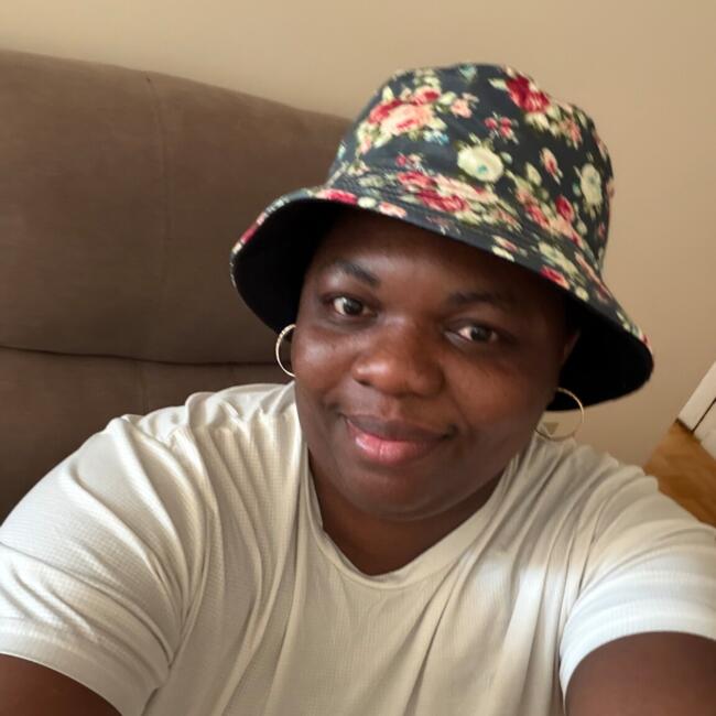 Baby-sitter in Hamilton: Esther Adanike