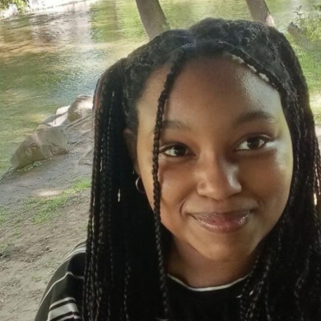 Babysitter in Gwynn Oak: India